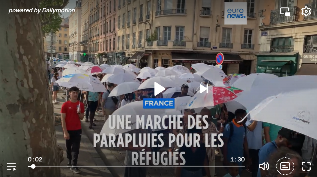 Euronews - Une Marche des parapluies organisée pour la Journée mondiale des réfugiés